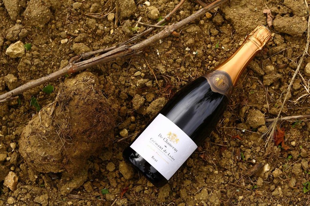 De Chanceny is made from hand-picked grapes of 30 different family winegrowers
